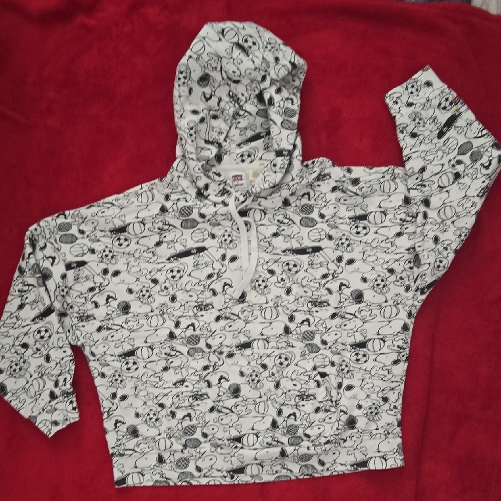 Levis X Peanuts Hoodie. Snoopy Graphics